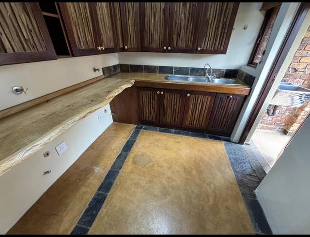2 BEDROOM TOWNHOUSE FOR SALE IN GLEN MARAIS